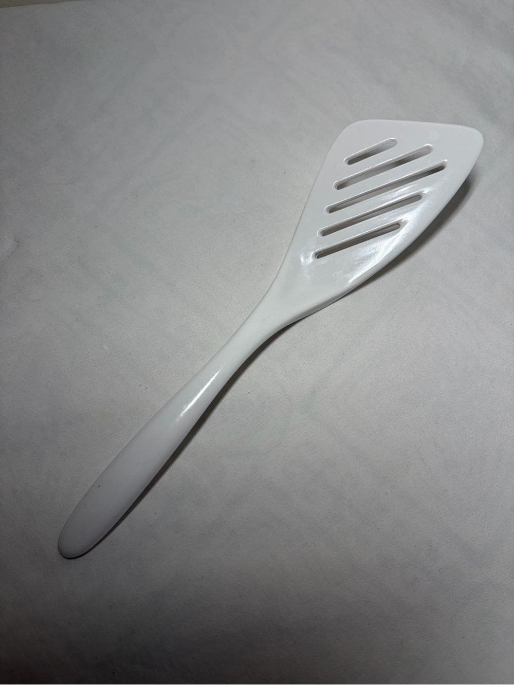 Hutzler 561 Melamine Slotted Spatula Turner, White Solid Pattern